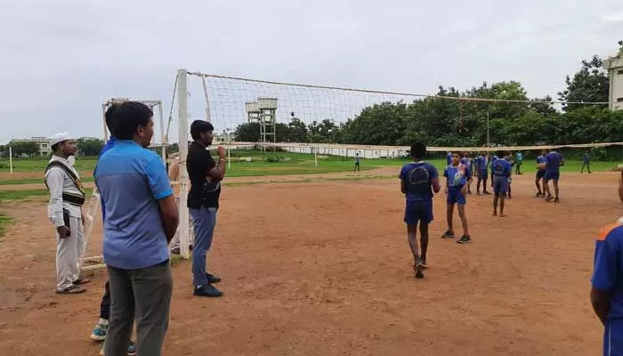 ITDA Project Officer : విద్యార్థులకు విద్యతో పాటు క్రీడలు తప్పనిసరి.. ITDA Project Officer : విద్యార్థులకు విద్యతో పాటు క్రీడలు తప్పనిసరి..