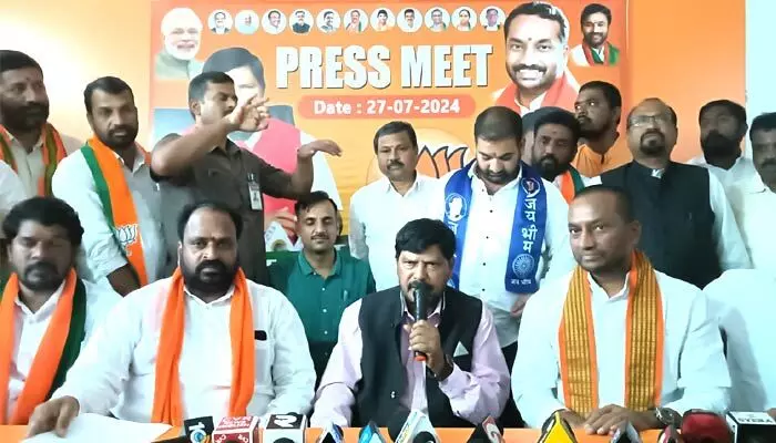 Central Minister : కేంద్రం బడ్జెట్ లో ఏ రాష్ట్రంపై ప్రీతి లేదు Central Minister : కేంద్రం బడ్జెట్ లో ఏ రాష్ట్రంపై ప్రీతి లేదు