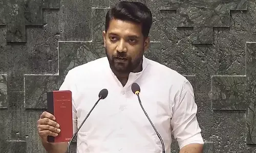 Lok Sabha: విమాన చార్జీల నియంత్రణకు లోక్‌సభలో తీర్మానాన్ని ప్రవేశపెట్టిన కాంగ్రెస్ ఎంపీ