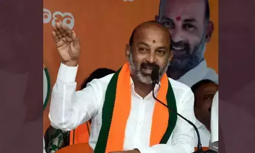 Bandi Sanjay: కాంగ్రెస్ తీర్మానం పై కేంద్ర మంత్రి బండి సంజయ్ ఆగ్రహం