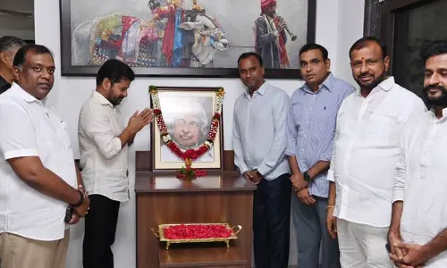 మాజీ రాష్ట్రపతి అబ్దుల్ కలాంకు సీఎం రేవంత్ నివాళులు