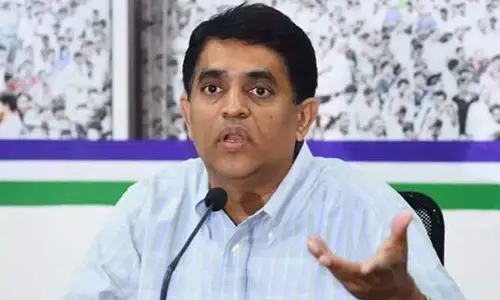 ‘పథకాలపై ప్రశ్నిస్తే బెదిరిస్తున్నారు’.. మాజీ మంత్రి సంచలన వ్యాఖ్యలు