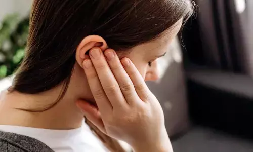 Ear pain: చెవి నొప్పితో బాధపడుతున్నారా.. ఈ ఇంటి చిట్కాలతో చెక్!