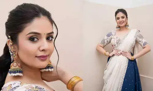 Srimukhi : ట్రెడిషనల్ లుక్‌లో ఆకట్టుకుంటున్న శ్రీముఖి.. లేటెస్ట్ ఫోటోస్ వైరల్!