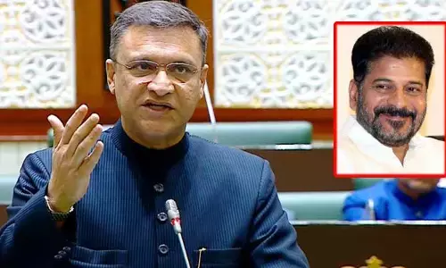 Owaisi: రేవంత్‌ను చూస్తే గర్వంగా ఉందన్న ఒవైసీ.. చిరునవ్వు చిందించిన సీఎం