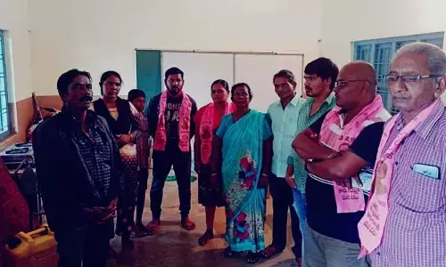 flood affected areas : వరద ప్రభావిత ప్రాంత బాధితులకు బీఆర్ఎస్ కార్యకర్తల అండ...