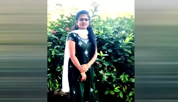 missing : సర్టిఫికెట్స్ తీసుకువస్తానని వెళ్లిన యువతి అదృశ్యం missing : సర్టిఫికెట్స్ తీసుకువస్తానని వెళ్లిన యువతి అదృశ్యం