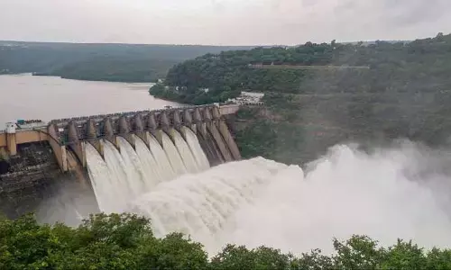 Srisailam Dam: నిండుకుండలా మారిన శ్రీశైలం.. గెట్లు ఎత్తడానికి అధికారులు సన్నాహాలు