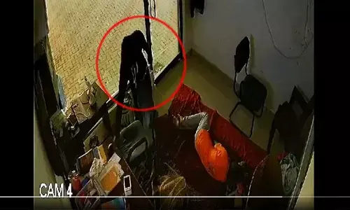 Trending: ఆటోలో డీజిల్ కొట్టించేందుకు వెళ్లి చోరీ.. సోషల్ మీడియాలో వీడియో వైరల్