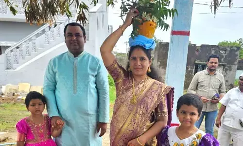 Medak District Collector : బోనమెత్తిన  మెదక్ జిల్లా కలెక్టర్ దంపతులు