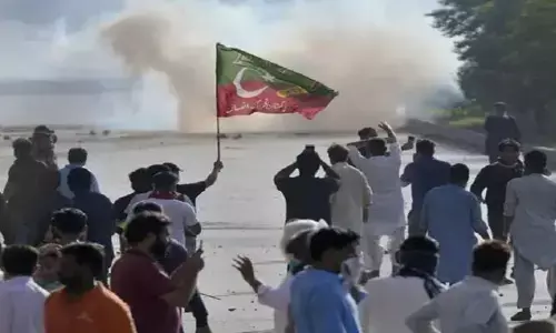 Pak News: పాక్‌లో రెండు తెగల మధ్య ఘర్షణ.. 36 మంది మృతి