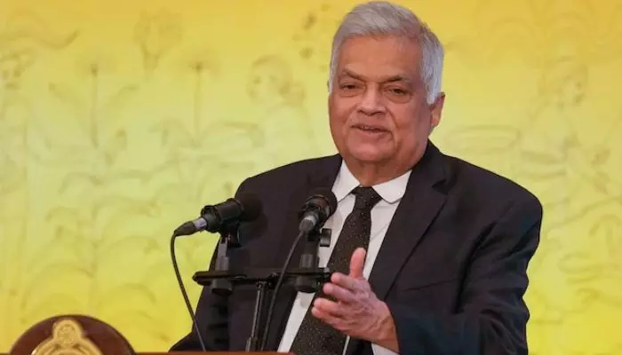 Sri Lanka : శ్రీలంక అధ్యక్షుడు రణిల్ విక్రమసింఘేకు షాక్.. ఏమైందంటే.. ? Sri Lanka : శ్రీలంక అధ్యక్షుడు రణిల్ విక్రమసింఘేకు షాక్.. ఏమైందంటే.. ?