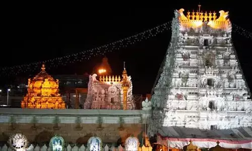 Tirumala Samacharam: తిరుమలలో భక్తుల రద్దీ సాధారణం.. దర్శనానికి ఎంత సమయం పడుతోందంటే?