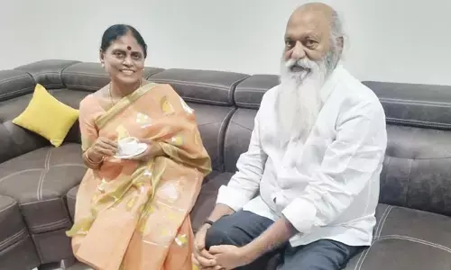 BIG News: ఏపీ రాజకీయాల్లో ఆసక్తికర పరిణామం.. వైఎస్ విజయమ్మతో జేసీ ప్రభాకర్ రెడ్డి భేటీ