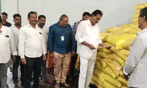 warehouses : గోదాములను పరిశీలించిన రాష్ట్రగిడ్డంగుల కార్పొరేషన్ చైర్మన్ రాయల నాగేశ్వరరావు..