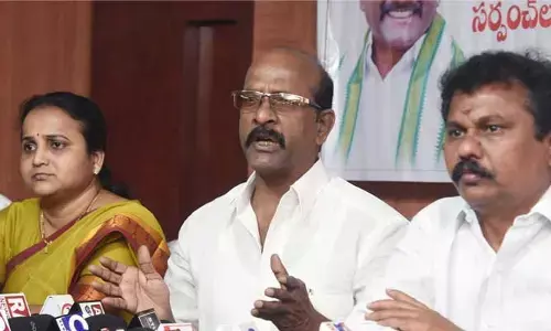 వాలంటీర్ వ్యవస్థను రద్దు చేయాలని.. తీర్మానించిన రాష్ట్ర సర్పంచుల సంఘం
