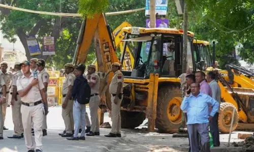 Bulldozer Action :రంగంలోకి బుల్డోజర్లు.. ఎంసీడీ సీరియస్.. వాట్స్ నెక్ట్స్ ?