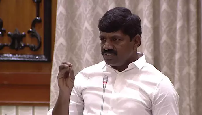 Assembly: రైతుల చావుకు కారణం బీఆర్ఎస్సే.. వేముల వీరేశం సంచలన వ్యాఖ్యలు Assembly: రైతుల చావుకు కారణం బీఆర్ఎస్సే.. వేముల వీరేశం సంచలన వ్యాఖ్యలు