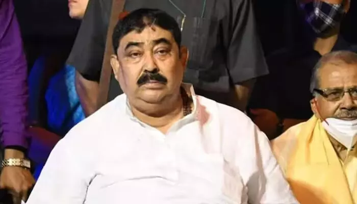 supreme court: పశువుల అక్రమ రవాణా కేసులో టీఎంసీ నేత అనుబ్రతా మోండల్కు బెయిల్ supreme court: పశువుల అక్రమ రవాణా కేసులో టీఎంసీ నేత అనుబ్రతా మోండల్కు బెయిల్