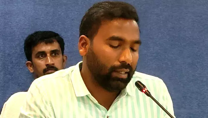 Collector Sathyaprasad : లక్షన్నర వరకు ఉన్న రైతుల రుణమాఫీ పూర్తి Collector Sathyaprasad : లక్షన్నర వరకు ఉన్న రైతుల రుణమాఫీ పూర్తి