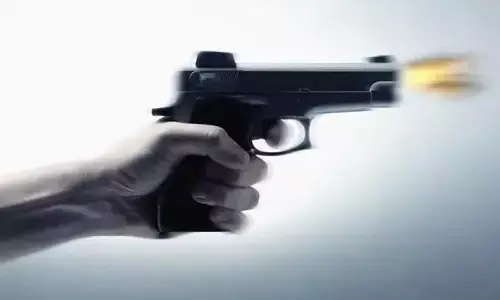 Gun Misfire: హైదరాబాద్‌లో గన్ మిస్ ఫైర్.. మహిళకు తీవ్ర గాయాలు