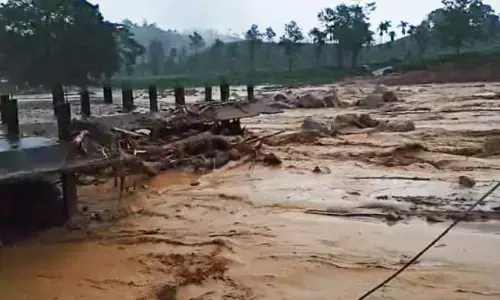 Wayanad landslides: ఏకైక వంతెన ధ్వంసం.. చుర్మలల పరిస్థితి అధ్వానం
