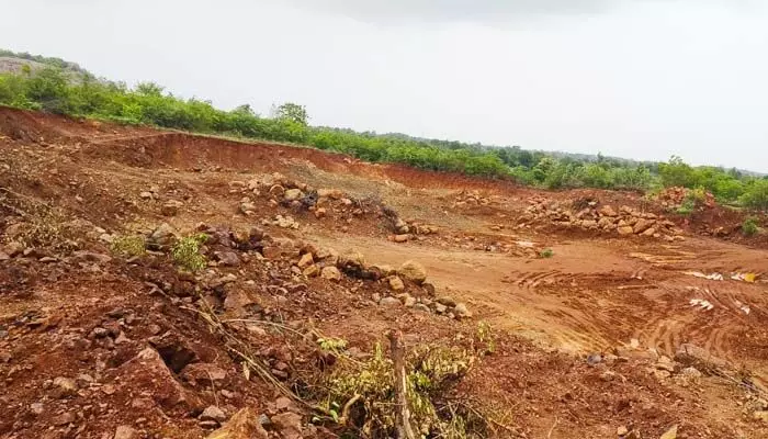 ఇదేం లెక్క..! మట్టి, మొరం తవ్వకాల్లో అక్రమాల చిట్టా ఇదేం లెక్క..! మట్టి, మొరం తవ్వకాల్లో అక్రమాల చిట్టా