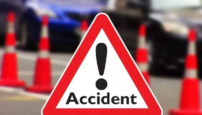 Road Accident : ఘోర రోడ్డు ప్రమాదం.. ఏడు నెలల గర్భవతి మృతి Road Accident : ఘోర రోడ్డు ప్రమాదం.. ఏడు నెలల గర్భవతి మృతి
