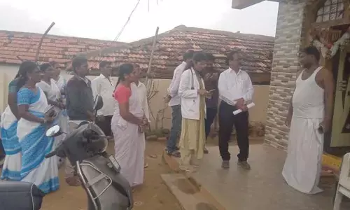 జ్వరం సర్వేపై నిర్లక్ష్యమా..? వైద్య సిబ్బందిపై డీఎంహెవో ఫైర్