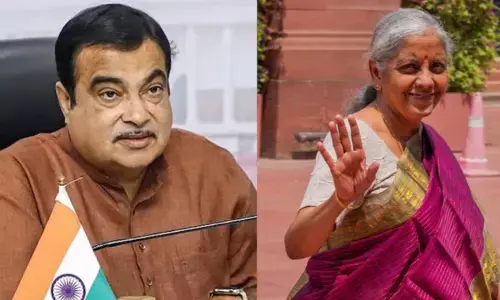 GST: జీవిత, వైద్య బీమా ప్రీమియంలపై జీఎస్టీని తొలగించండి: నితిన్ గడ్కరీ