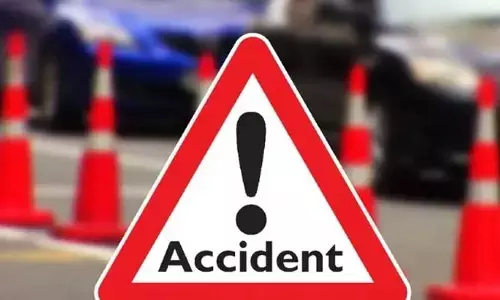 Road Accident : ఘోర రోడ్డు ప్రమాదం.. ఏడు నెలల గర్భవతి  మృతి