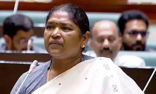 Minister Seethakka: ప్రశ్నించడం తెలంగాణ ఆడబిడ్డల రక్తంలోనే ఉంది