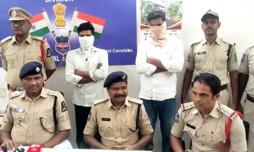 arrest : బస్సులో అత్యాచారానికి పాల్పడ్డ నిందితులు అరెస్టు
