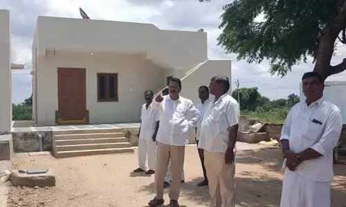 Former minister Singireddy : డబుల్ బెడ్ రూమ్ ఇళ్ల నిర్మాణ పనులను పరిశీలించిన మాజీ మంత్రి..