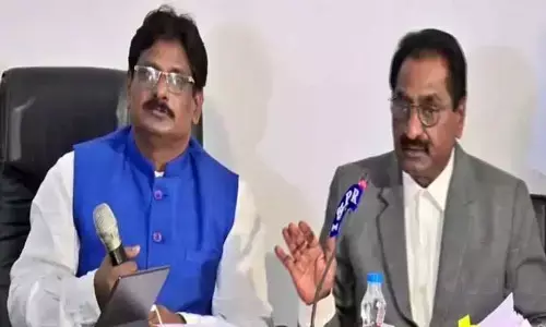 ఏపీ సీఐడీ మాజీ చీఫ్ సంజయ్, మాజీ ఏఏజీ పొన్నవోలుకు హైకోర్టు నోటీసులు