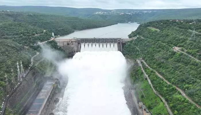 Srisailam Project:శ్రీశైలం జలాశయానికి భారీగా వరద ఉధృతి Srisailam Project:శ్రీశైలం జలాశయానికి భారీగా వరద ఉధృతి