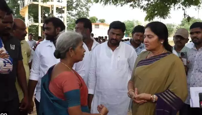 పిల్లల భోజనం విషయంలో కంప్లైంట్స్.. ఎమ్మెల్యే స్ట్రాంగ్ వార్నింగ్ పిల్లల భోజనం విషయంలో కంప్లైంట్స్.. ఎమ్మెల్యే స్ట్రాంగ్ వార్నింగ్
