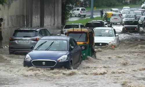 rain alert: దేశ రాజధానిలో భారీ వర్షం.. స్కూళ్లకు సెలవులు