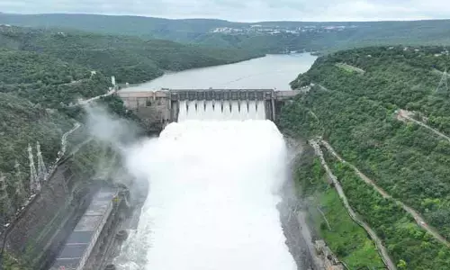 Srisailam Project:శ్రీశైలం జలాశయానికి భారీగా వరద ఉధృతి