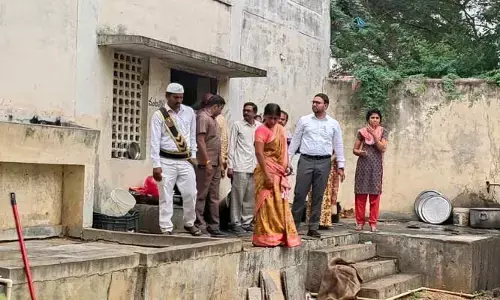 Collector : హడలెత్తించిన కలెక్టర్..