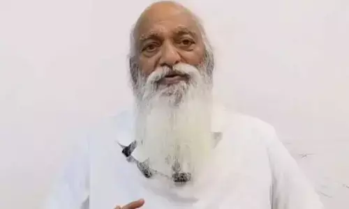 పెద్ద ప్రమాదం నుంచి బయటపడిన జేసీ ప్రభాకర్ రెడ్డి.. షాకింగ్ వీడియో విడుదల
