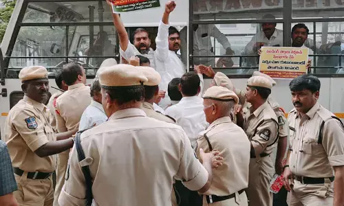 Secretariat: తెలంగాణ సెక్రటేరియట్ వద్ద ఉద్రిక్తత!
