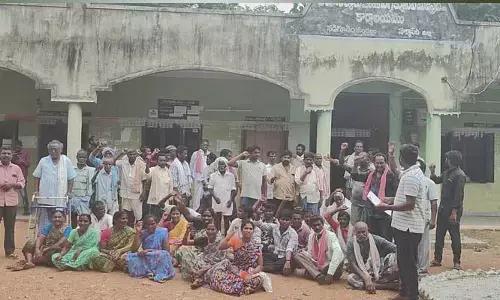 MRO office : కబ్జాదారుల బరితెగింపు.. !