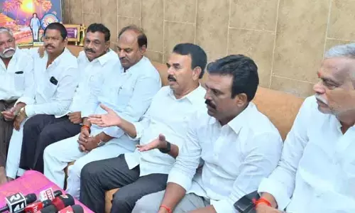 Gadwala MLA : గద్వాల ఎమ్మెల్యే మౌనం వెనుక రహస్యమేంటో..