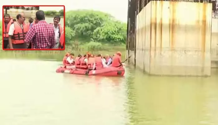నీటిలో రాజధాని భవనాలు.. పునాదులను పరిశీలించిన నిపుణులు నీటిలో రాజధాని భవనాలు.. పునాదులను పరిశీలించిన నిపుణులు