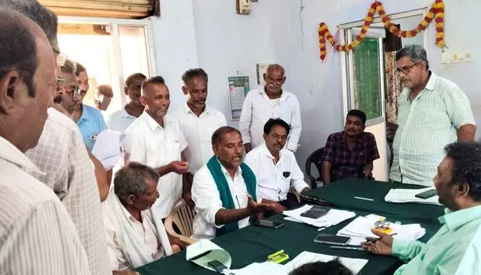 Farmers Association : ప్రతి రైతుకు తిరిగి రుణాలు ఇవ్వాలి Farmers Association : ప్రతి రైతుకు తిరిగి రుణాలు ఇవ్వాలి