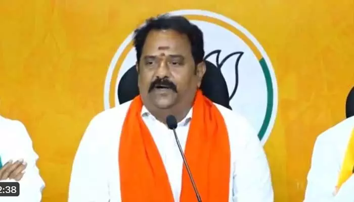 Katipalli: సీఎం రేవంత్ తీరు ప్రజలకు ఉపయోగపడేలా లేదు: బీజేపీ ఎమ్మెల్యే కాటిపల్లి Katipalli: సీఎం రేవంత్ తీరు ప్రజలకు ఉపయోగపడేలా లేదు: బీజేపీ ఎమ్మెల్యే కాటిపల్లి