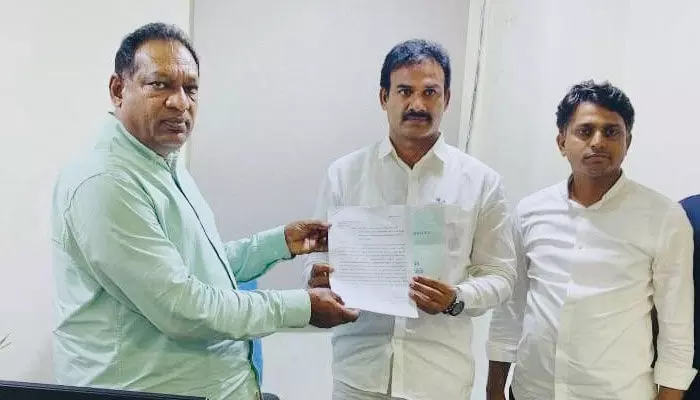 Ramachander Naik: ప్రజాప్రతినిధుల మాటలను వక్రీకరించడం సరికాదు Ramachander Naik: ప్రజాప్రతినిధుల మాటలను వక్రీకరించడం సరికాదు