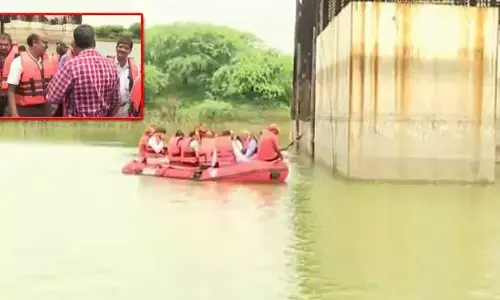 నీటిలో రాజధాని భవనాలు.. పునాదులను పరిశీలించిన నిపుణులు