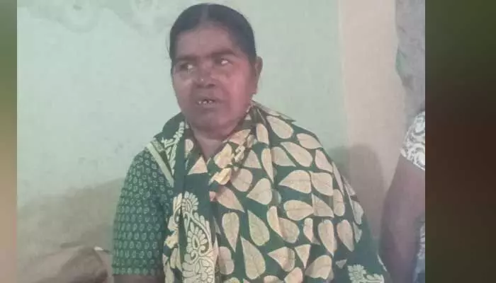 thieves : లోన్ ఇస్తామంటూ ఇంటికి వచ్చి.. బంగారు గొలుసుతో పరారీ.. thieves : లోన్ ఇస్తామంటూ ఇంటికి వచ్చి.. బంగారు గొలుసుతో పరారీ..